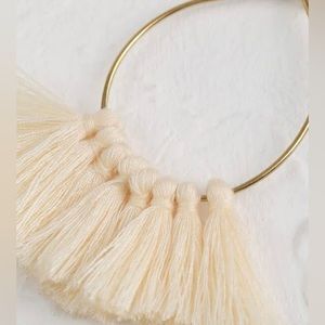 ✌🏽🌺La Boheme Fringe Hoop Earrings - Ivory
